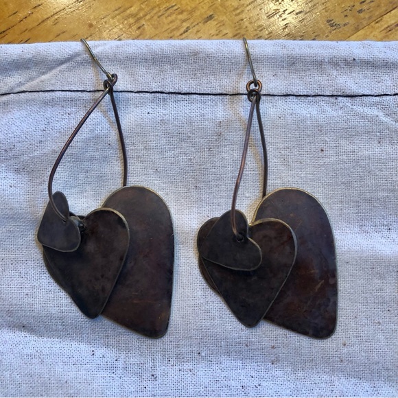 ❤️Triple heart metal work earrings. - Picture 4 of 5